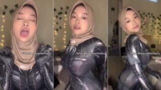 Sheii Anathema Pakai Kostum Spiderwoman Berhijab